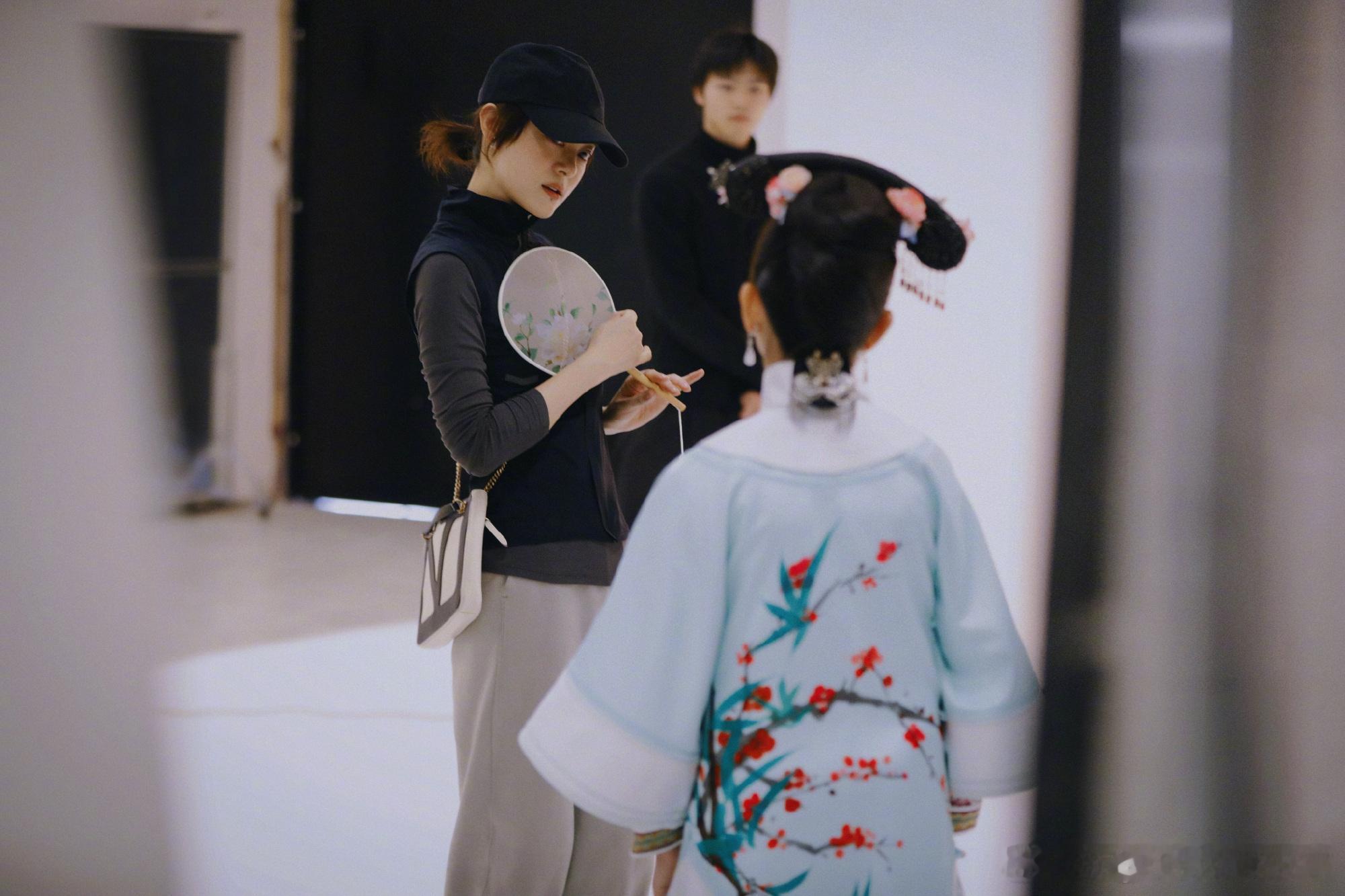 孙俪女儿甄嬛写真 难怪有故人之姿，原来是故人之子！为了完成女儿小花的生日愿望，孙