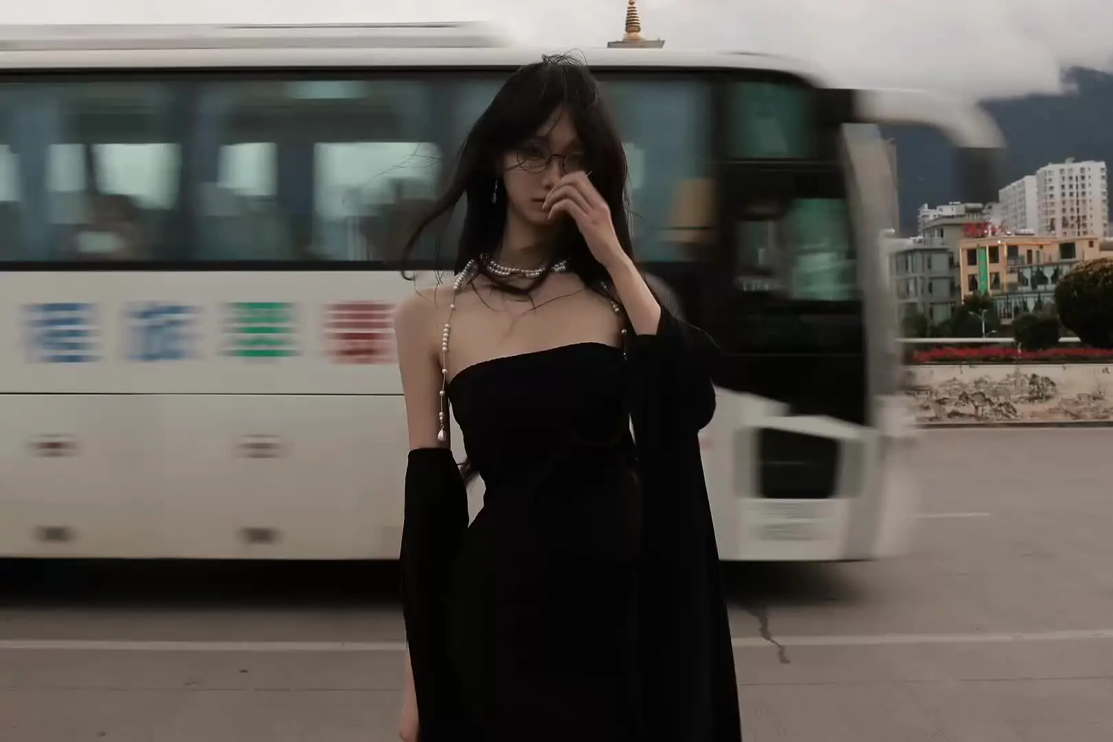 你又开始扮演一个把爱看得很淡漠的人 但其实 得到和失去对你来说都太重要了