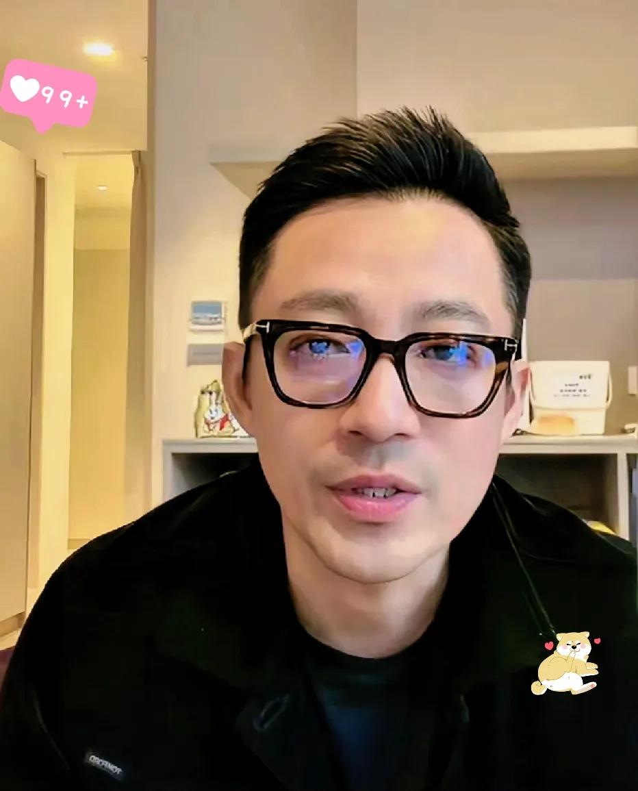 小菲这爸爸当得，简直太暖心了！

今天搂着小汪宝睡觉，昨天又接箖箖和玥儿放学，还