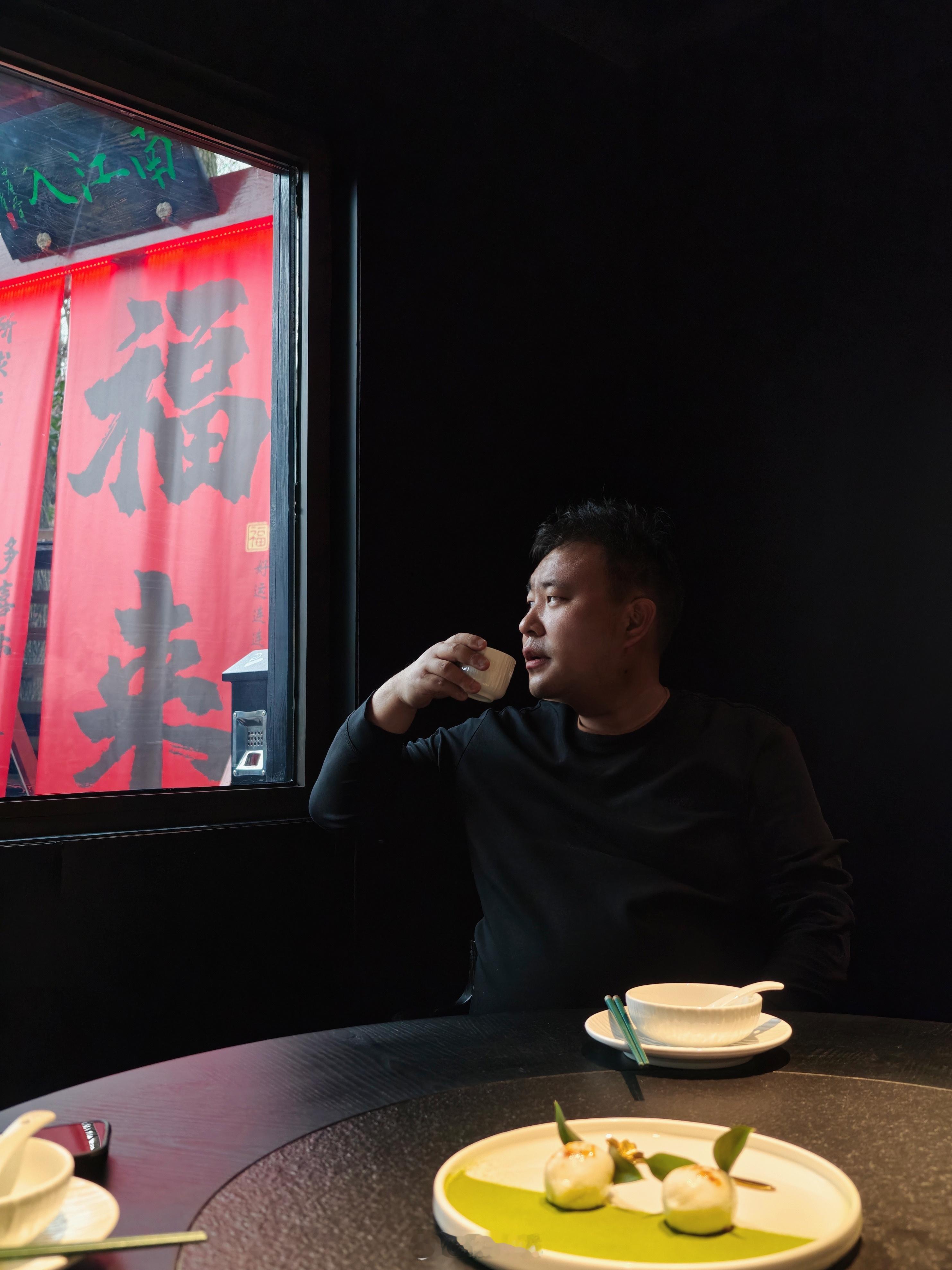 36岁生日如期而至，依旧是那个不太愿直面的日子。容颜身材渐显中登模样，但我心里的