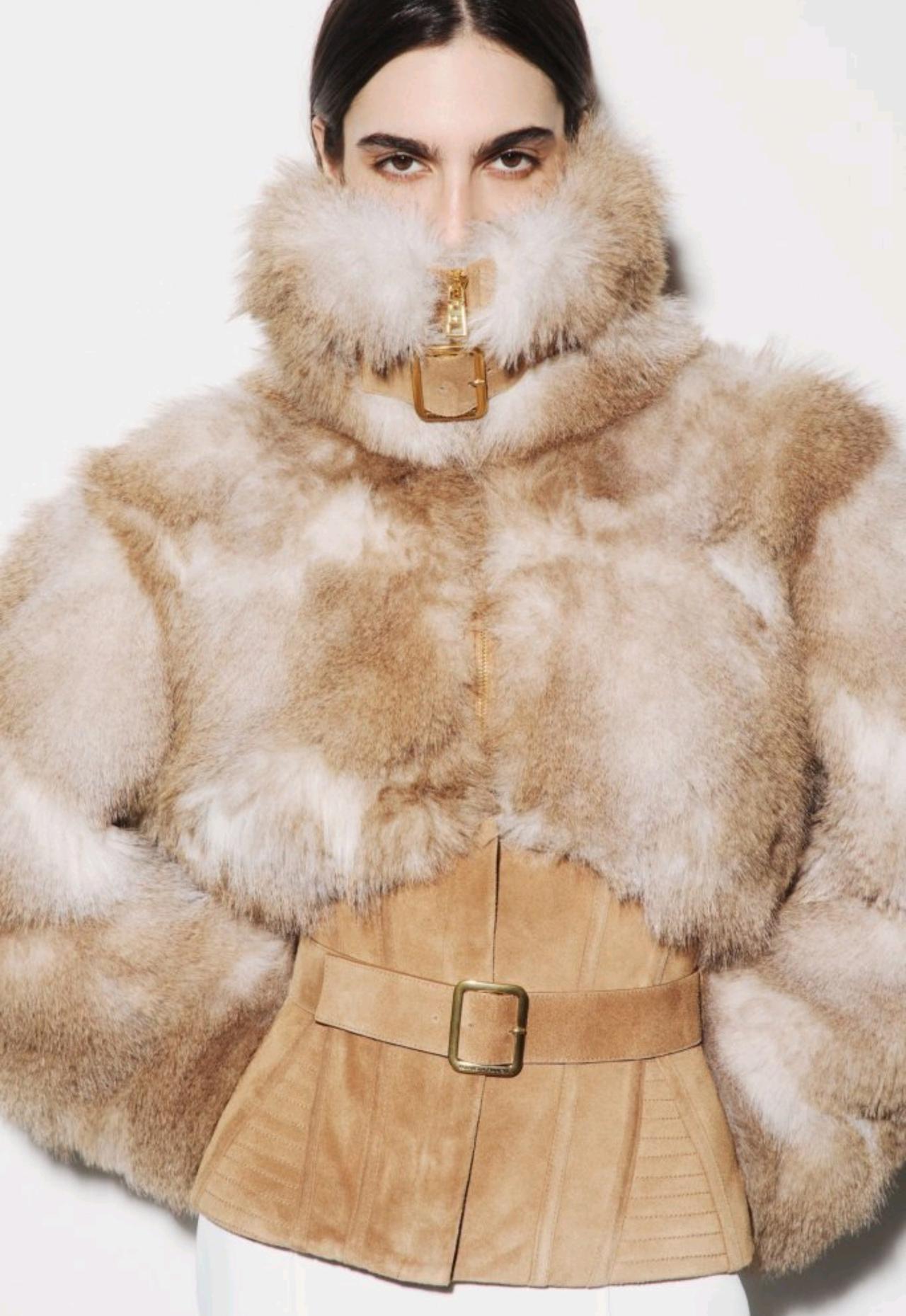 Elisabetta Franchi 2026早秋系列用色彩讲述光明与黑暗的故事