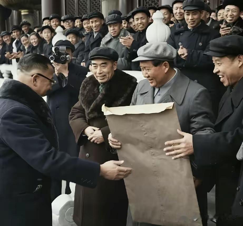 当年日子再苦，为何全民一条心？这才是刻在骨子里的信仰
 
很多年轻人不理解，物资