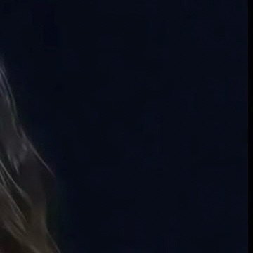旧巷晚风温余生｜微小说初秋的午后，阳光褪去了盛夏的燥热，透过老旧居民楼的梧桐枝叶
