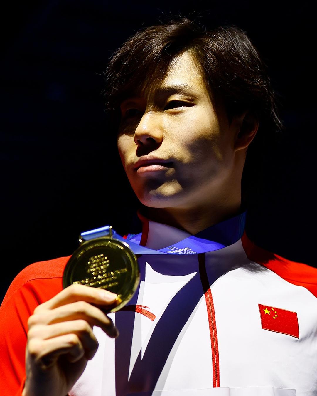 在刚刚结束的男子200米预赛中以2:09.96″晋级今晚半决赛，作为此...