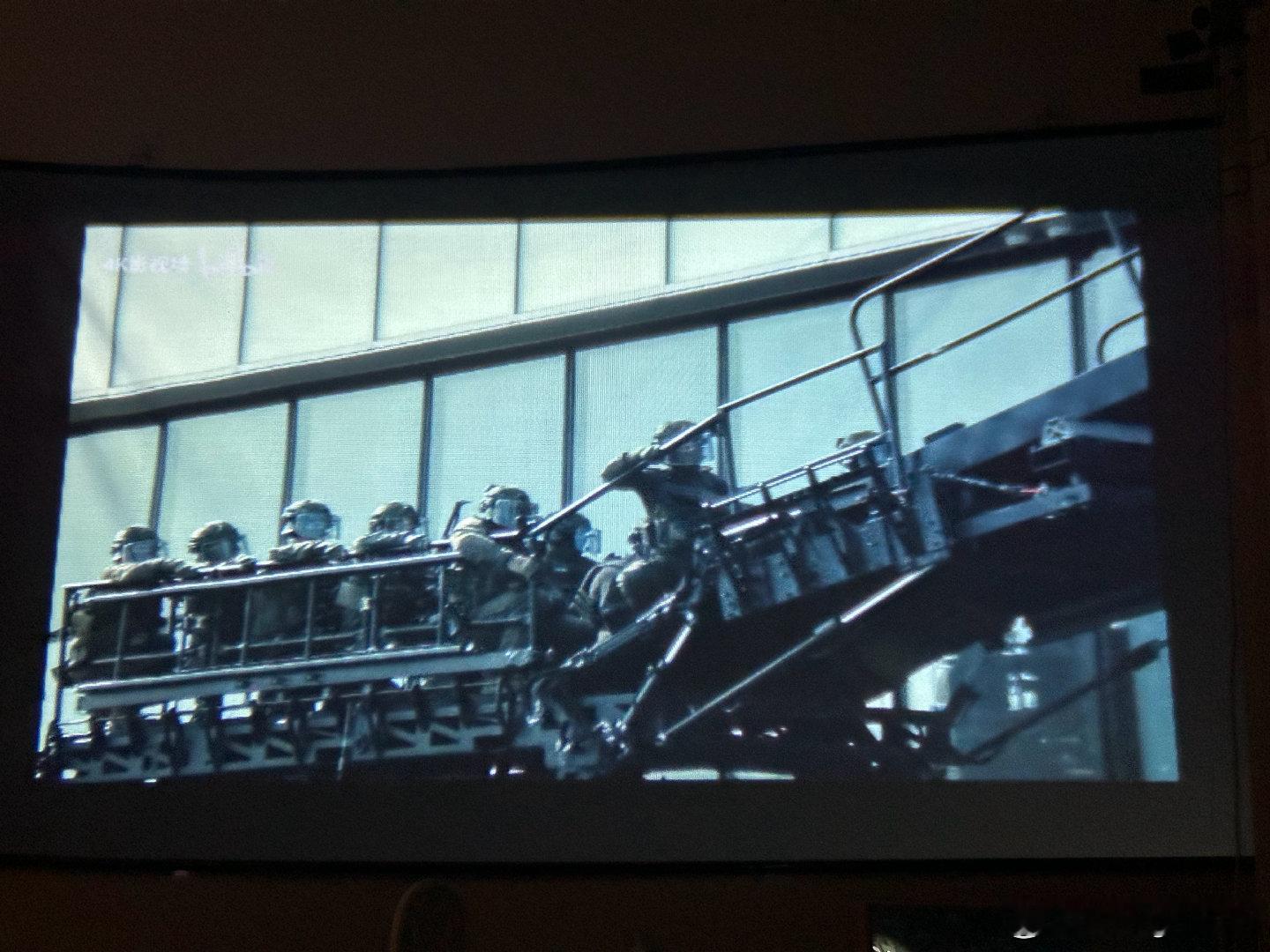 台风天看烂片服化道还可以就是剧情神的一批 