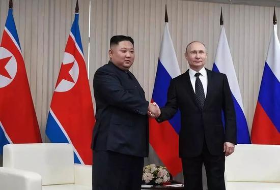 朝鲜出兵帮俄罗斯打仗，俄方又不再提半岛无核化，中国这些年算什么？

普京的一句感