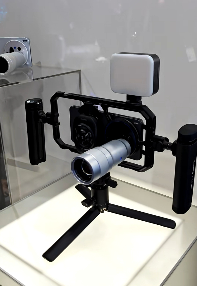 最近疯狂心动徕卡Q3 43mm，但是5w左右太贵了新手玩摄影成本真的嘎嘎高v的X