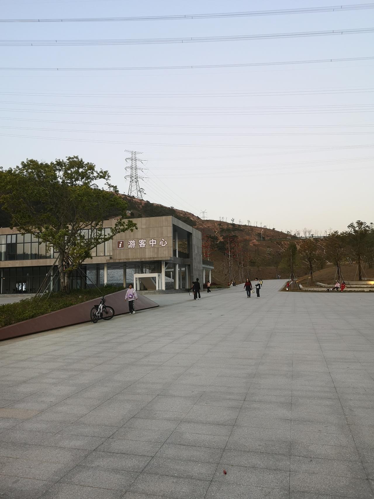 大亚湾狮子山公园开放了
大亚湾狮子山公园一期开放了，目前处于试运营阶段。
最近大