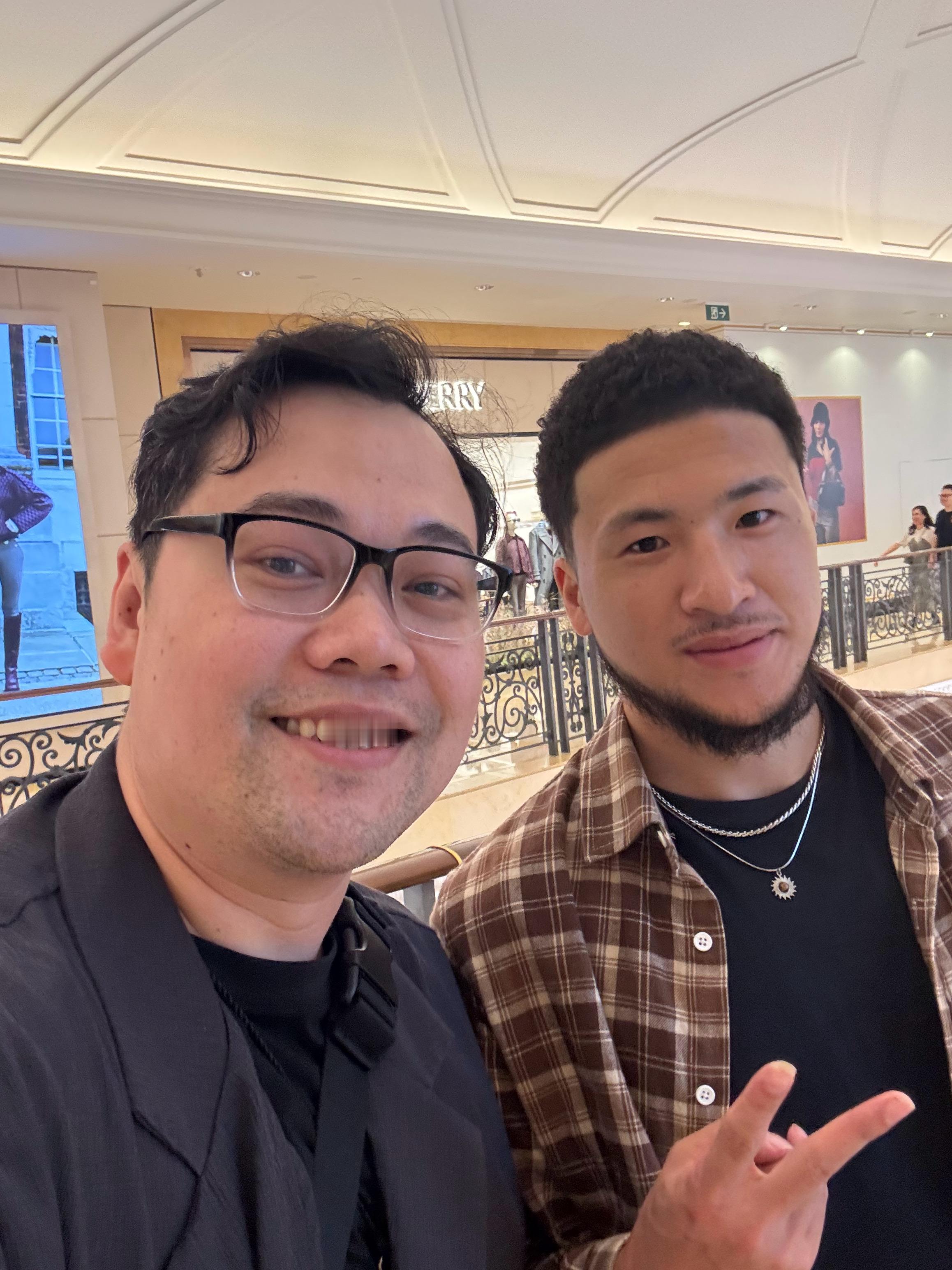 篮网vs太阳NBA中国赛2025最后一场前的跑来跑去遇到了中国版布克 ​​​