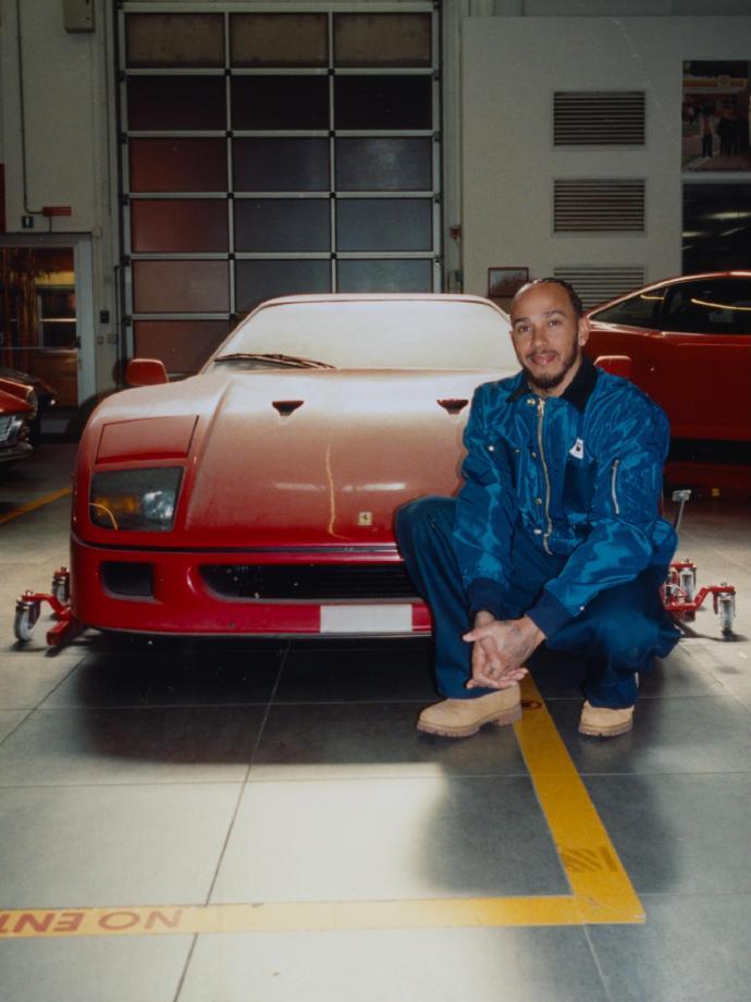 老汉的儿法梦
一辆在车库里尘封了 30 多年的法拉利 F40。
它诞生于1987