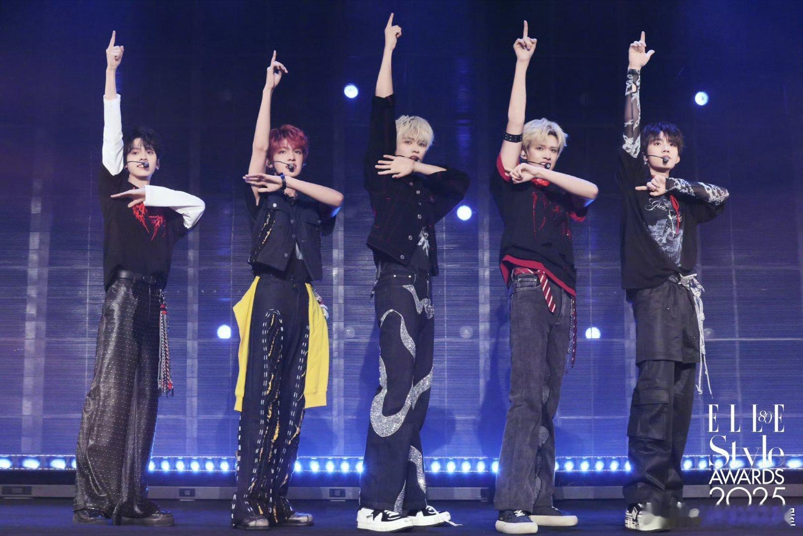 ELLE风尚大典TOP登陆少年的官方出图冲出屏幕的少年感，好青春洋溢啊[傻眼][