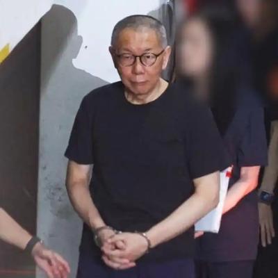 4月30日，台北地检署在最后期限压哨上诉，将柯文哲案推入二审。
 
4月30日中