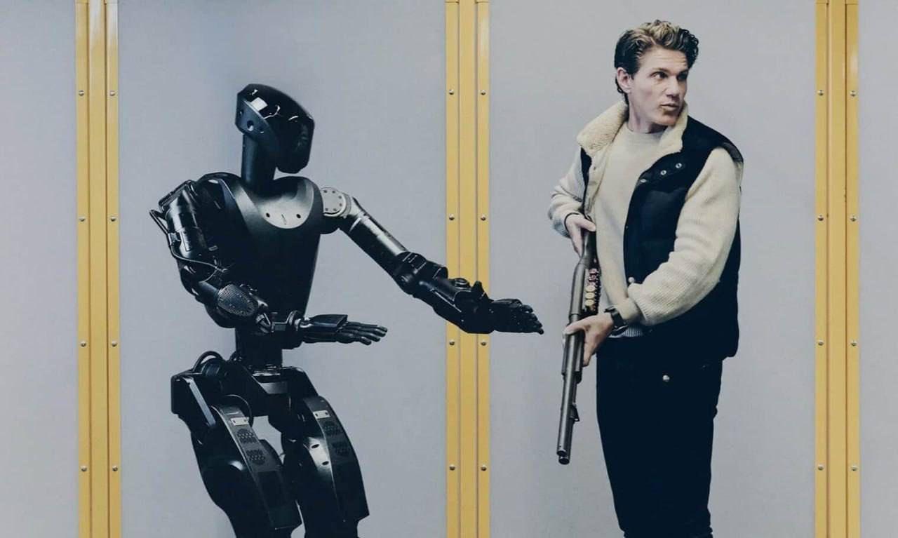 人形机器人现在已经在乌克兰进行测试，目前机器人无人车早已经应用到了战场，人形机器