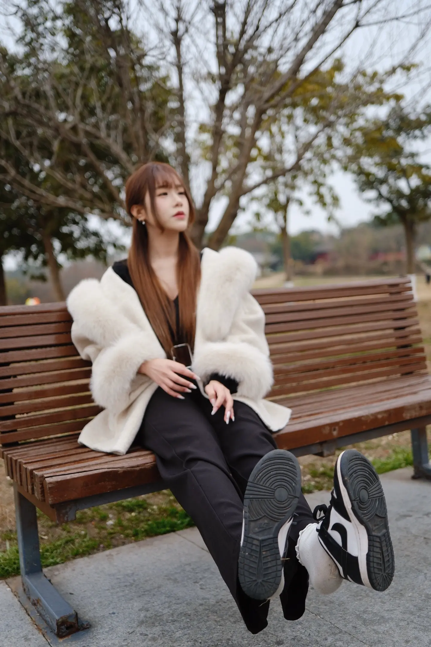 天空多灰，我们亦放亮...