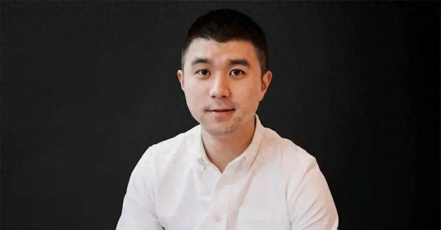 北广投的陈炫霖三番五次想跑路，前两次在机场和香港边检都被拦下，第三次深夜花 92