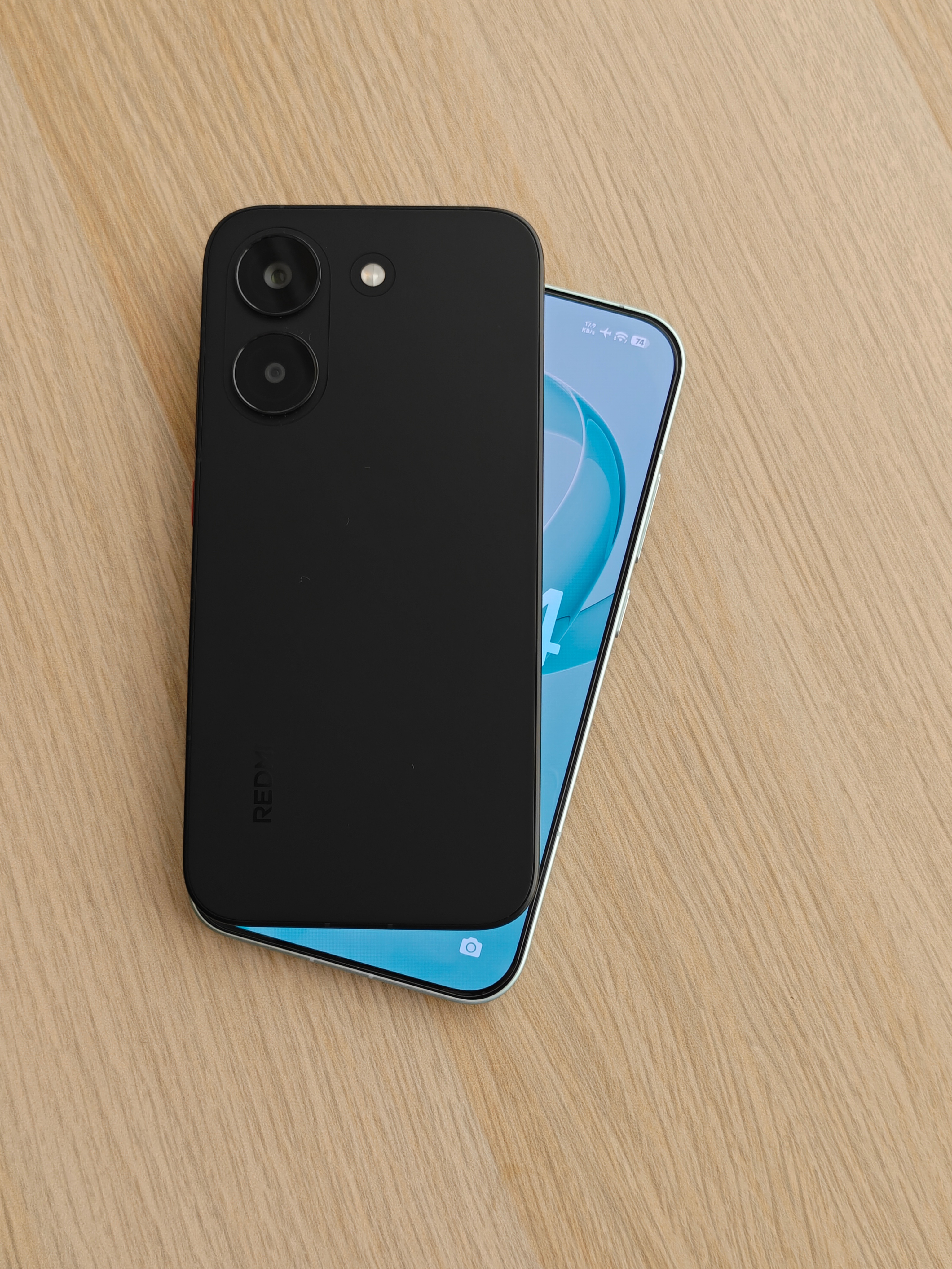 Turbo 5 标准版大小和 K90 是基本一样的，测过了钢化膜也通用