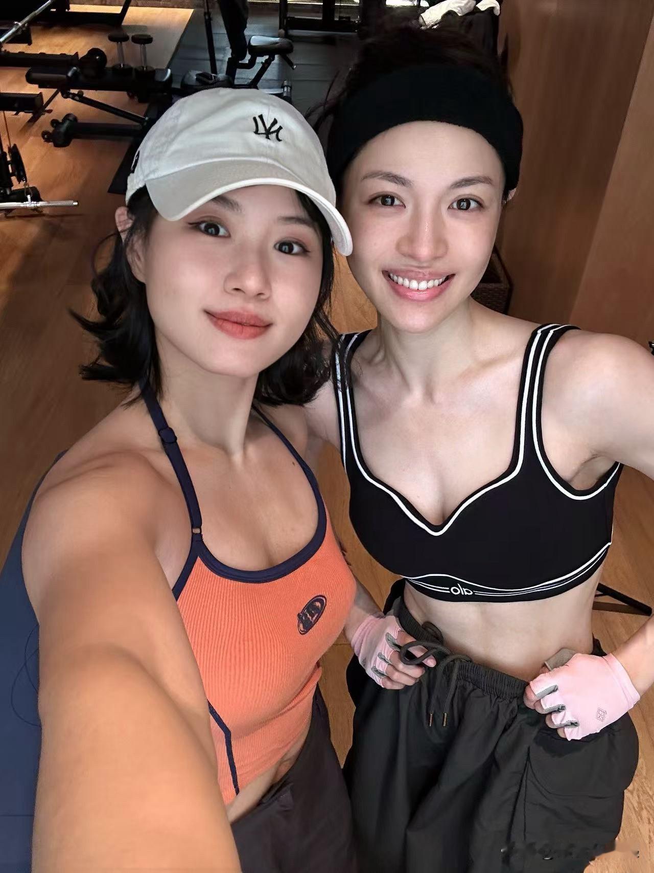 钟楚曦晒出健身成果！32岁的她，在健身房秀出的手臂肌肉线条超吸睛，还曾说健身一天