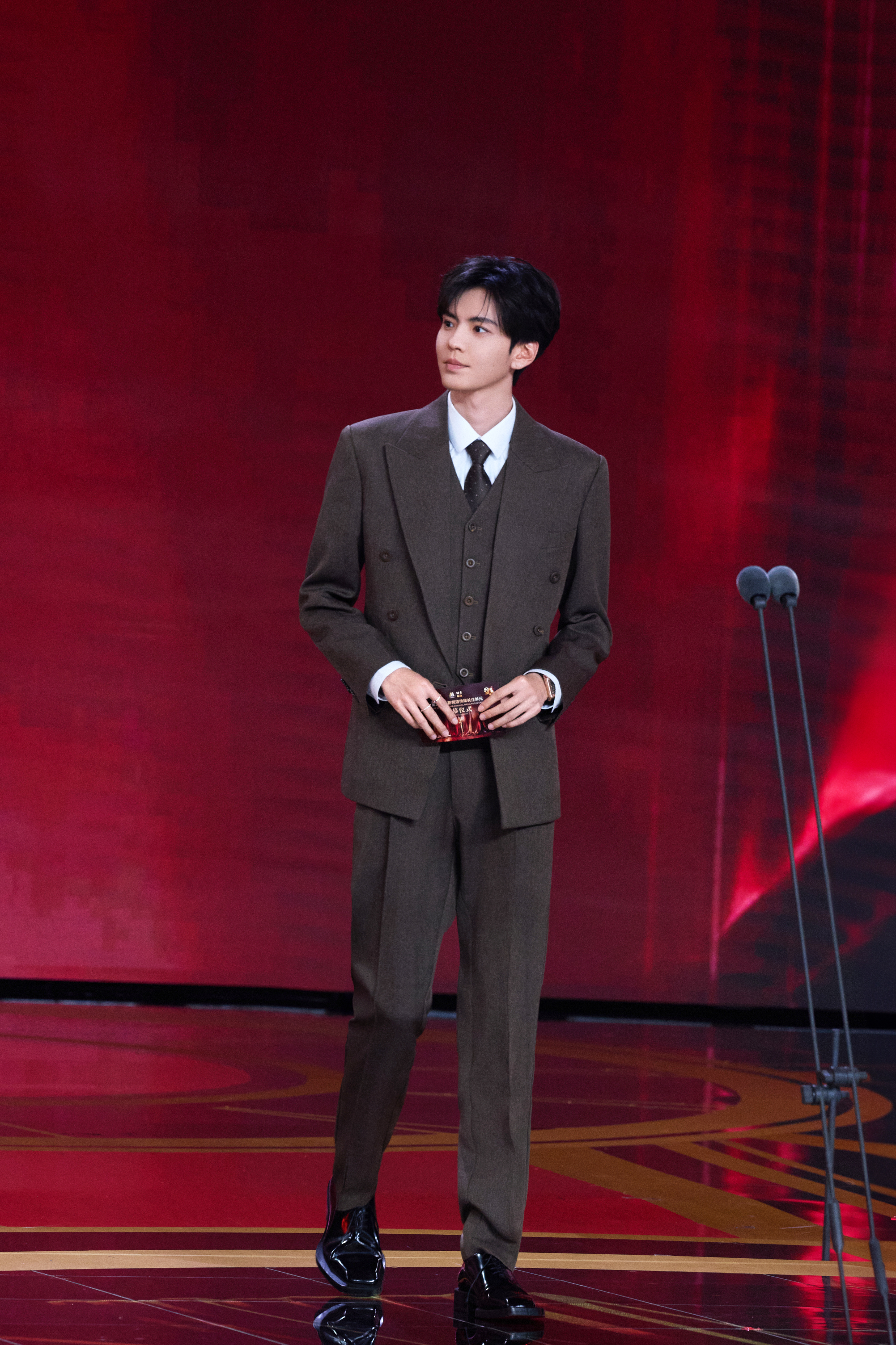 毕雯珺  · 第23届电影频道传媒关注单元青年演员 献唱《杀青快乐》，赴影人盛会