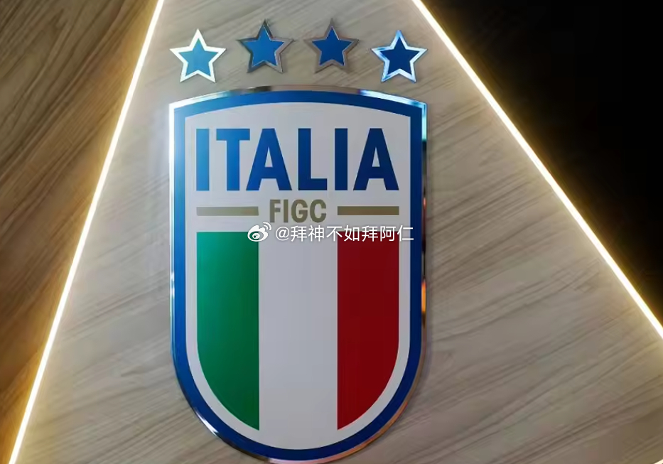 在意大利连续三届无缘世界杯后，多名年轻球员公开揭露意大利足坛的腐败，他们表示花钱