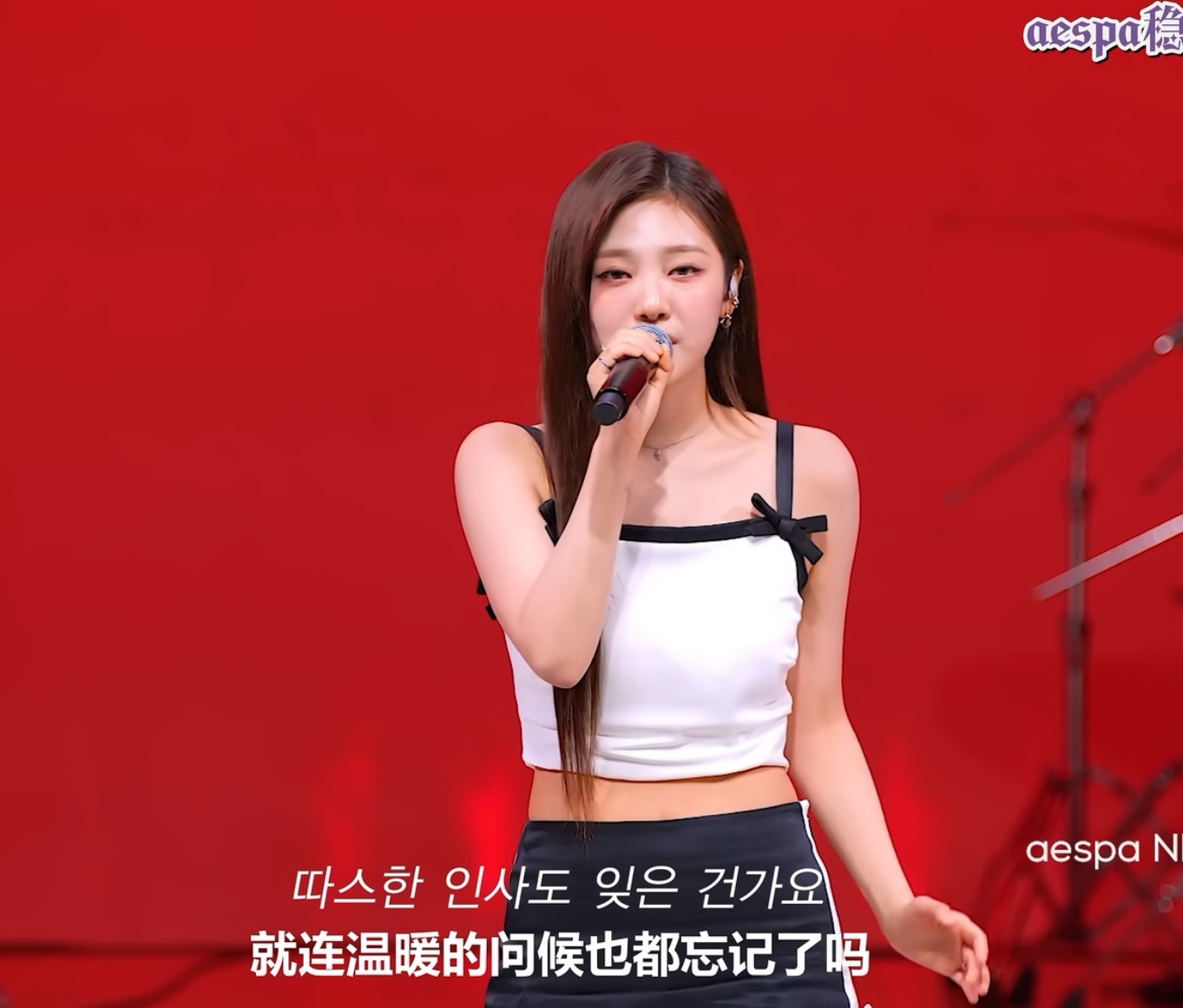 果然大半夜不适合听这歌，不知不觉眼泪已经落下 永远不会讨厌你，你没做错什么，只要