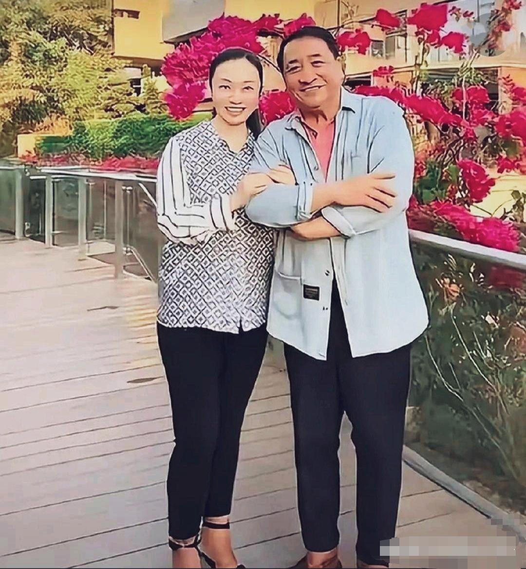 父女同框，画面温馨！