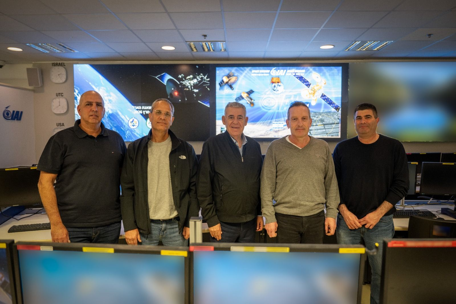 在针对伊朗持续军事行动的背景下，以色列国防部（IMOD）总干事参观了一个为多颗国