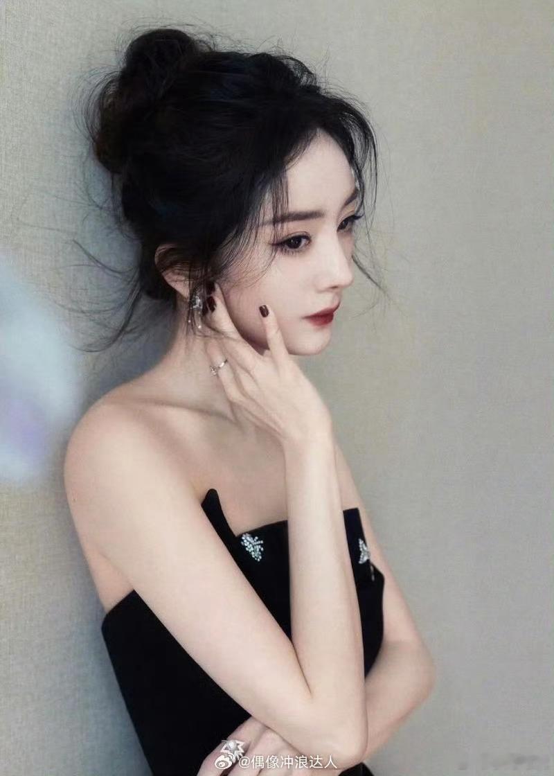 #85花 奖项#网友统计85花奖项 刘亦菲：提名0次，获奖0次 赵丽颖：金鹰视后