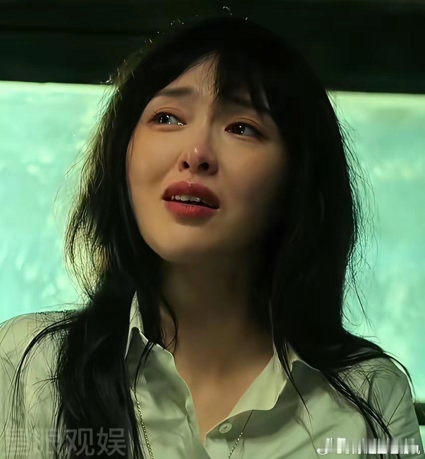 《人之初》导演李路说，唐嫣饰演的曲梦，是我意外的惊喜，曲梦这个角色是写这部剧的初