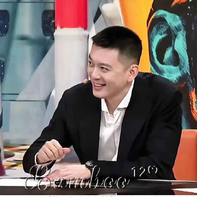 说实话，看到杨鸣离职后马上受邀在腾讯平台谈笑风生的解说NBA比赛！作为一个辽篮球