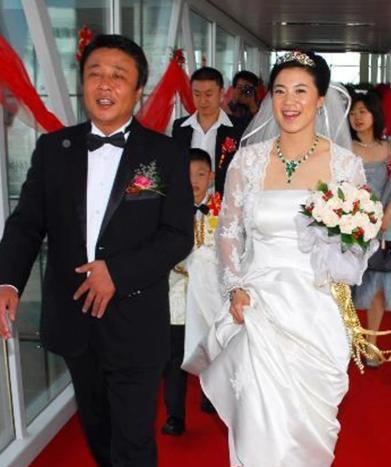 郭斌和王楠相恋，王楠的父母知道后，就对郭斌说:“你不仅年纪大，而且还离过婚，你们