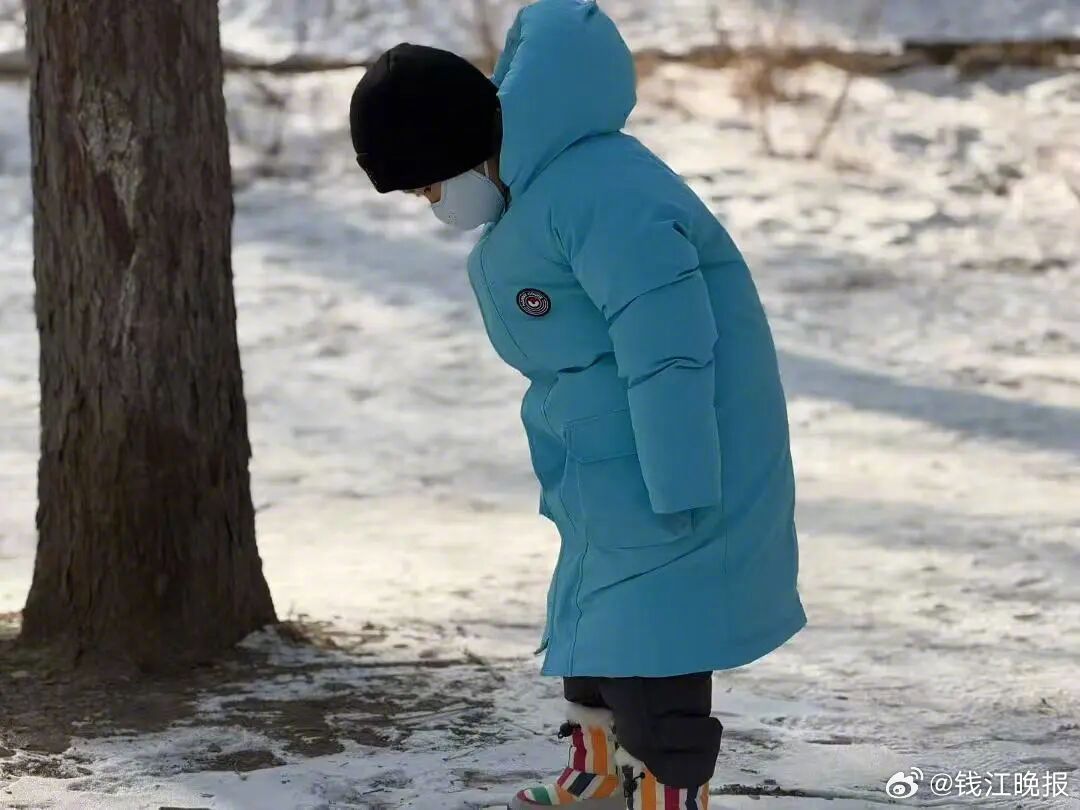 【#儿子不肯拍旅游照妈妈气崩溃#】这个春节，冯女士早早做好攻略，带着全家奔赴青岛