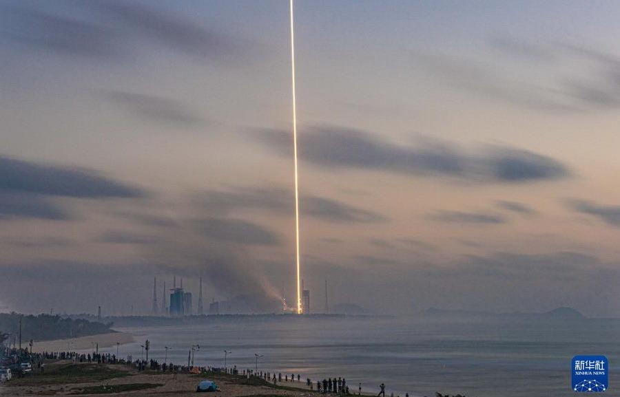 “产能释放” 迈向 “应用变现”，联动未来形成万亿级太空经济生态，同时重塑全球科