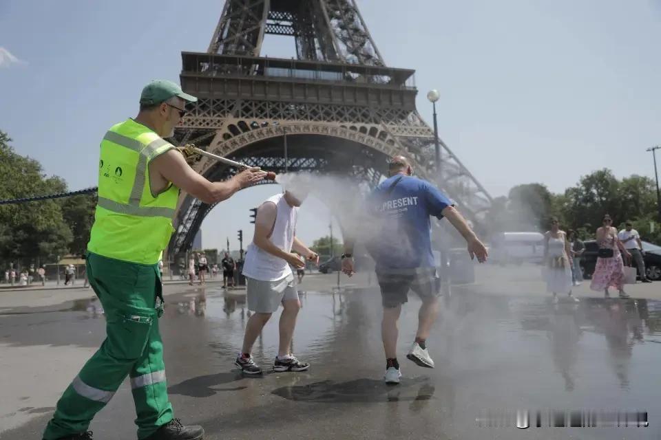 其实用空调并不代表就一定破坏环境，随着技术的提升，对环境的破坏越来越小。但高温天