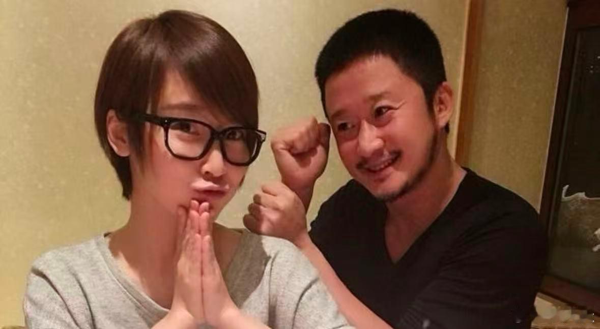 吴京 短中庭大眼睛娃娃脸 原来吴京还有这么软萌的一面，和谢楠同框就是行走的撒糖现