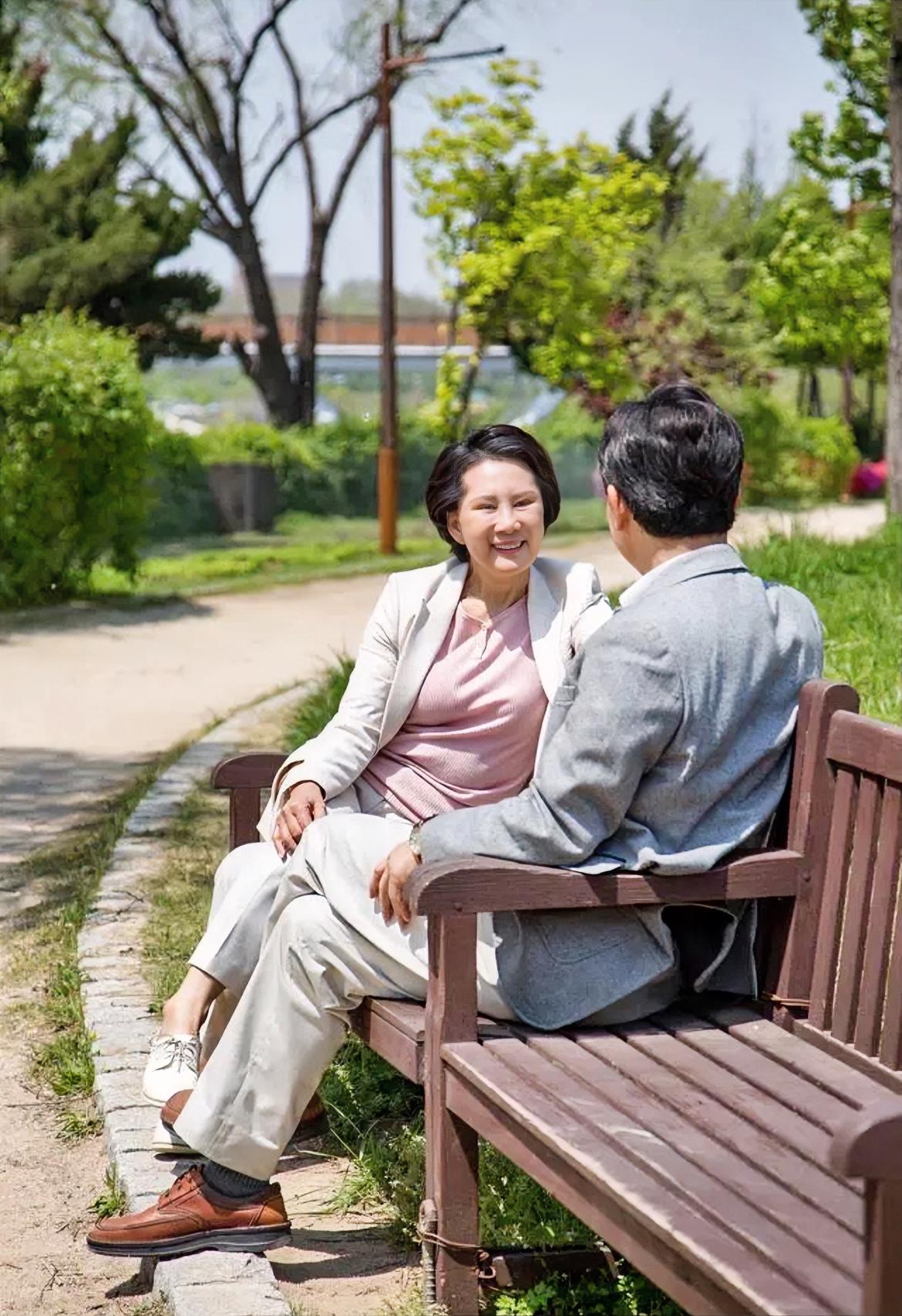 老话说：“家有不孝子，必有不慈父；家有败家子，必有失德先。”家亡常因奢与欲；家贫