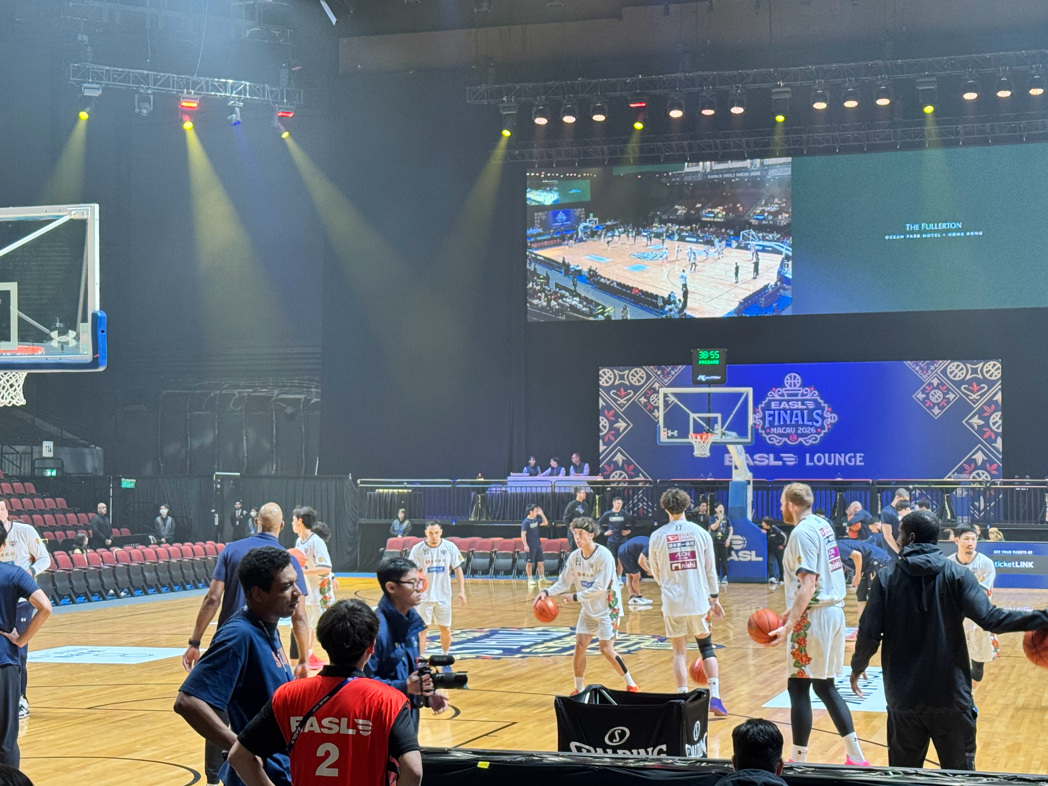 今天第一次来感受半决赛的氛围！chinahawks 澳门·新濠影汇综艺馆(新濠影