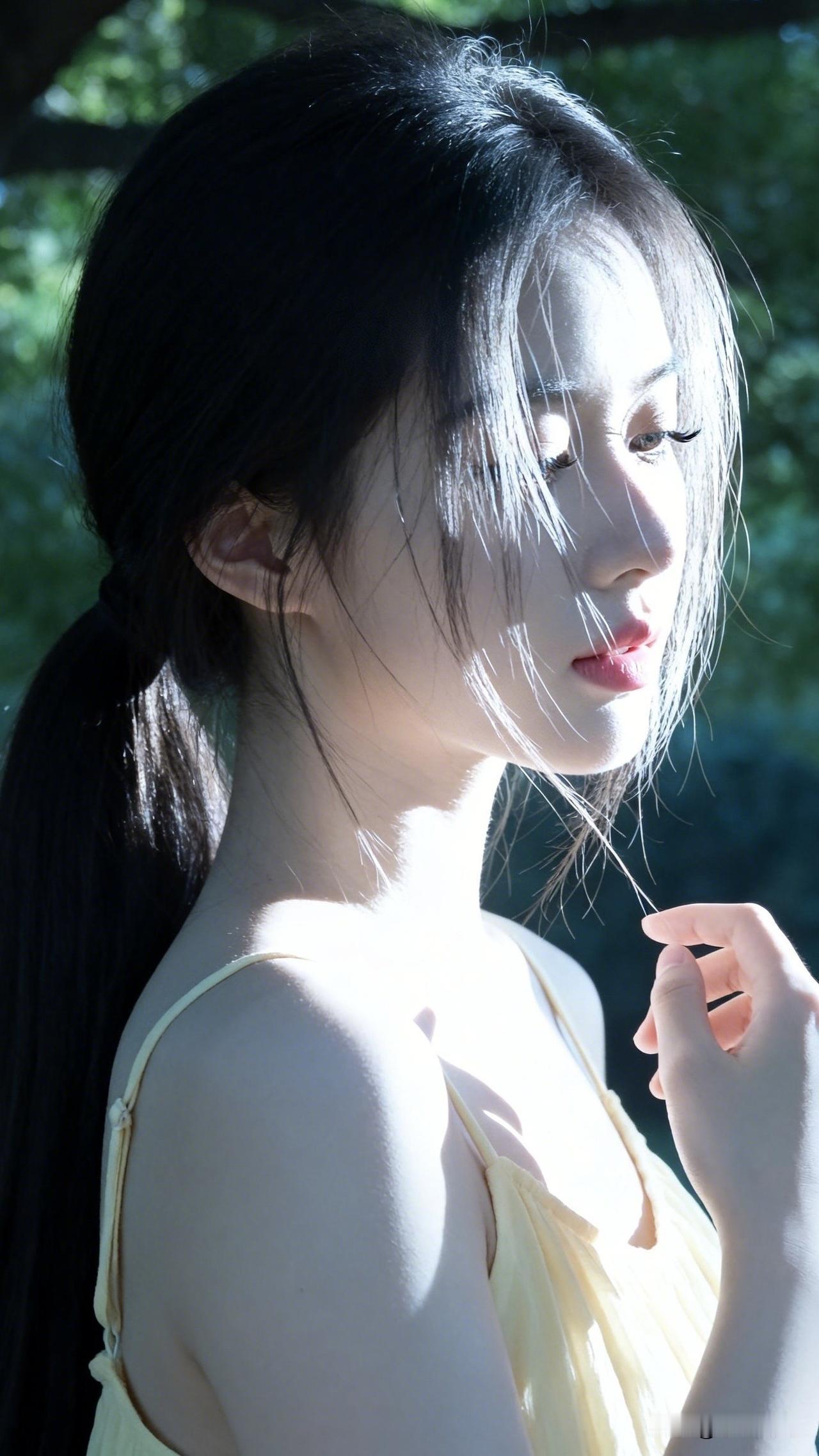不认得就算了，一看就知道，温柔如水，绝对不会打人滴咯～[抠鼻]