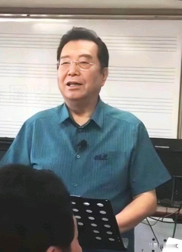 这九位歌唱家，你最喜欢哪一位？哪位称得上德艺双馨的艺术家呢？他们不仅歌唱得好，人