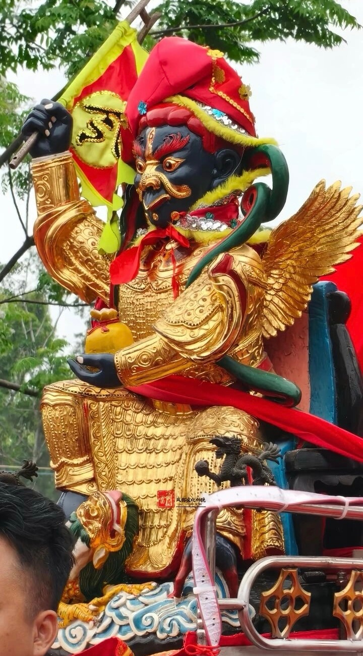 “封建迷信”是一个非真理性概念，任何时代天天喊“封建迷信”，其实这俩词根本凑不到