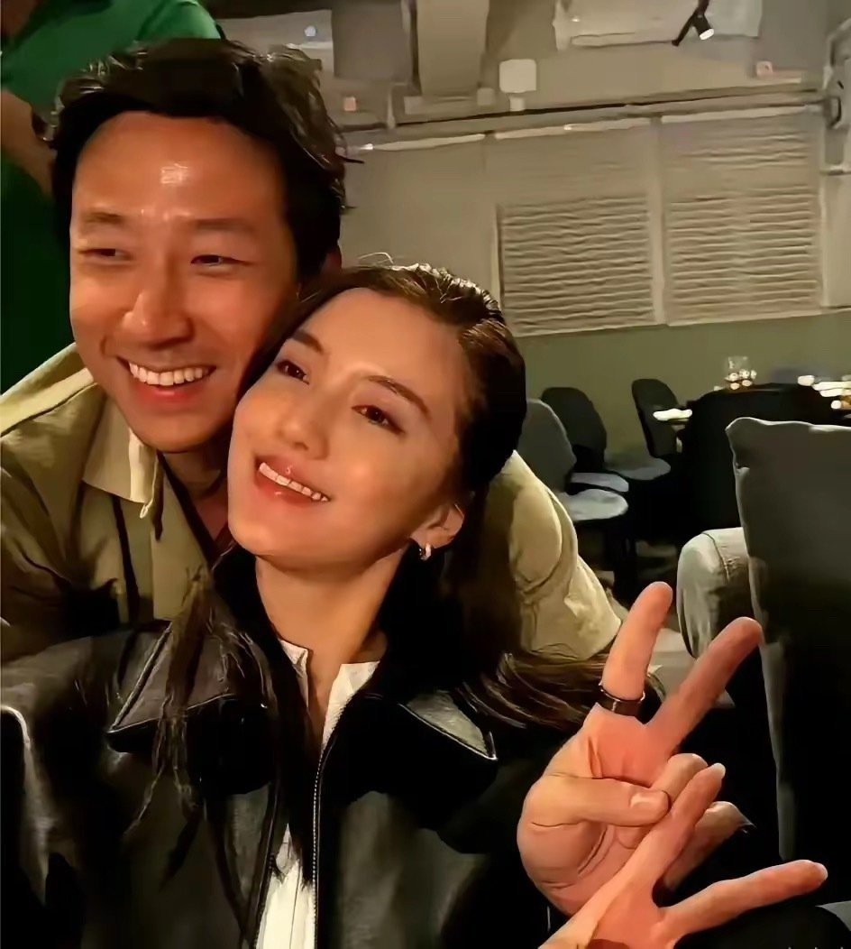 吴千语的肢体语言骗不了人，既然这样为何当初还要嫁给人家 ​​​