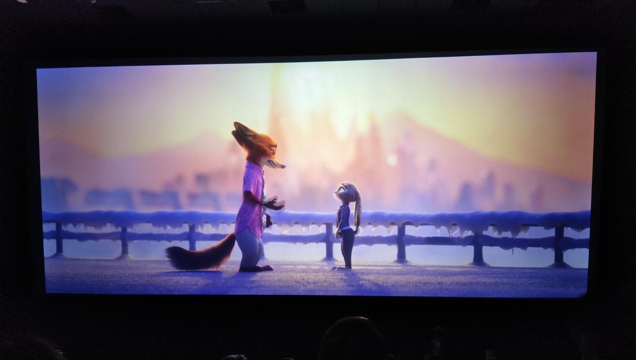 我必须夸一夸金晨，
给狸宝的配音非常完美。
20元一张票，二刷《疯狂动物城2》，