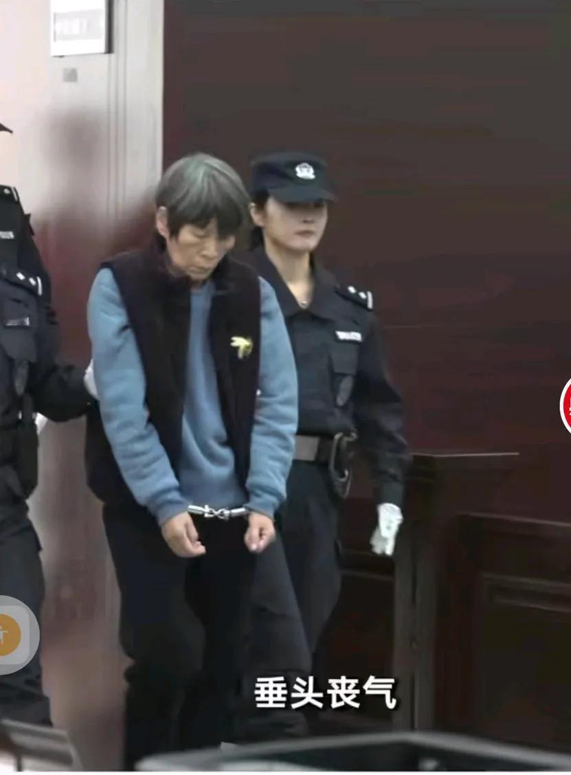 这余华英案呢，各位我还真有一点儿小小的担忧啊，刚才看到了重审的一审判了他死刑首先