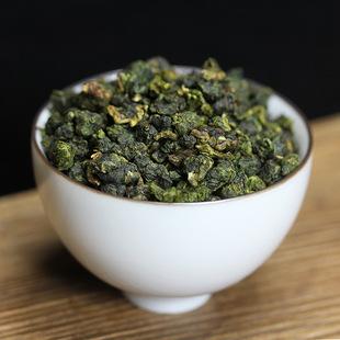 费玉清平时喝什么茶？用什么茶具？费玉清平时最爱喝的就是冻顶乌龙茶，这是台湾的高山