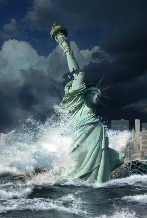 当一个超级大国需要通过偷袭手段来入侵一个很小的国家时，那就已经说明了一切现实——