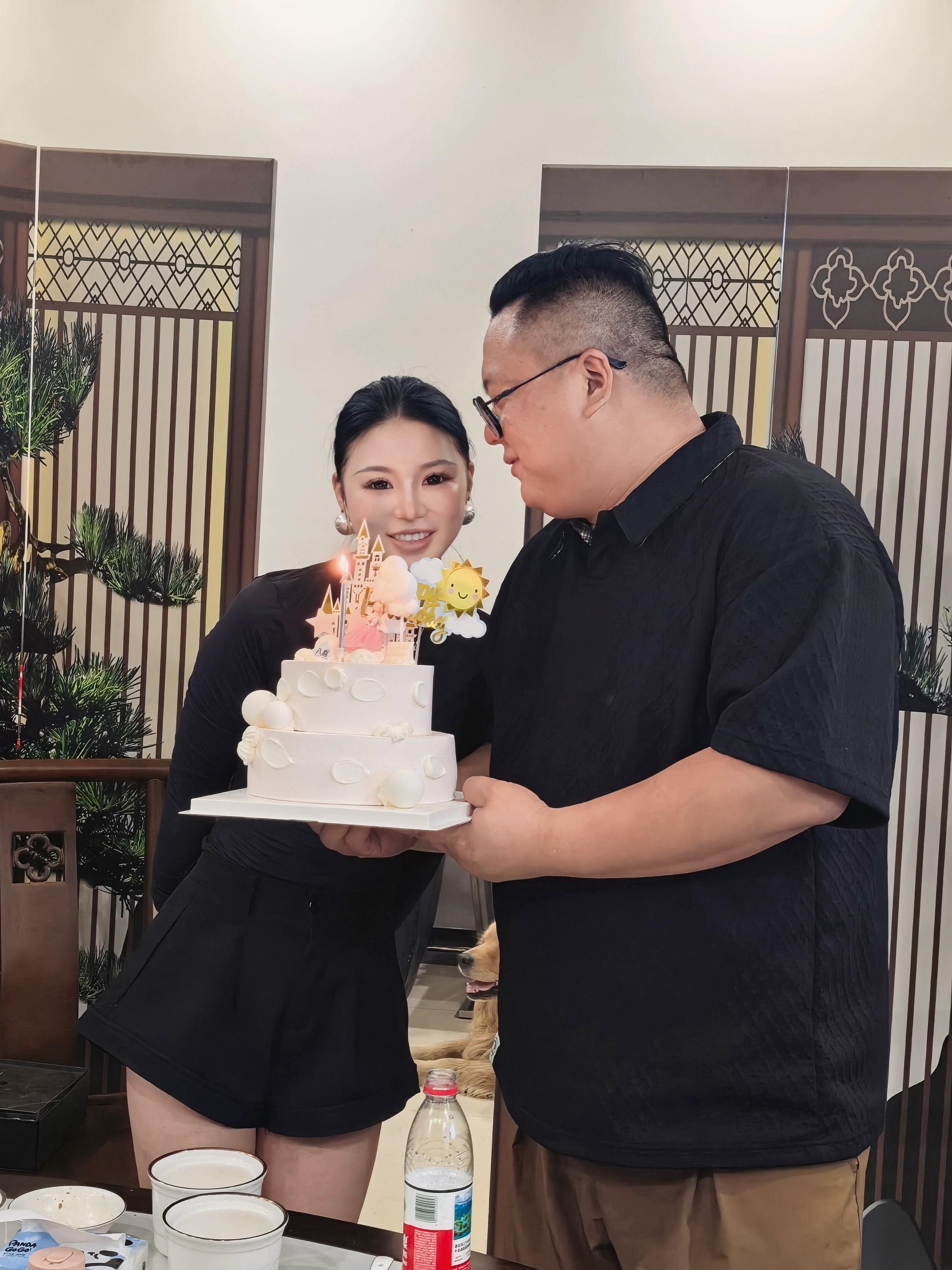 终其一生我们都在寻找那一双偏爱的眼睛 5.11出手术室，麻醉没清醒，他...