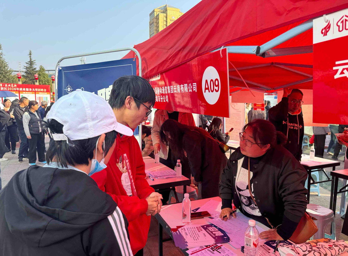新春走基层丨人气招聘会 暖心送岗位