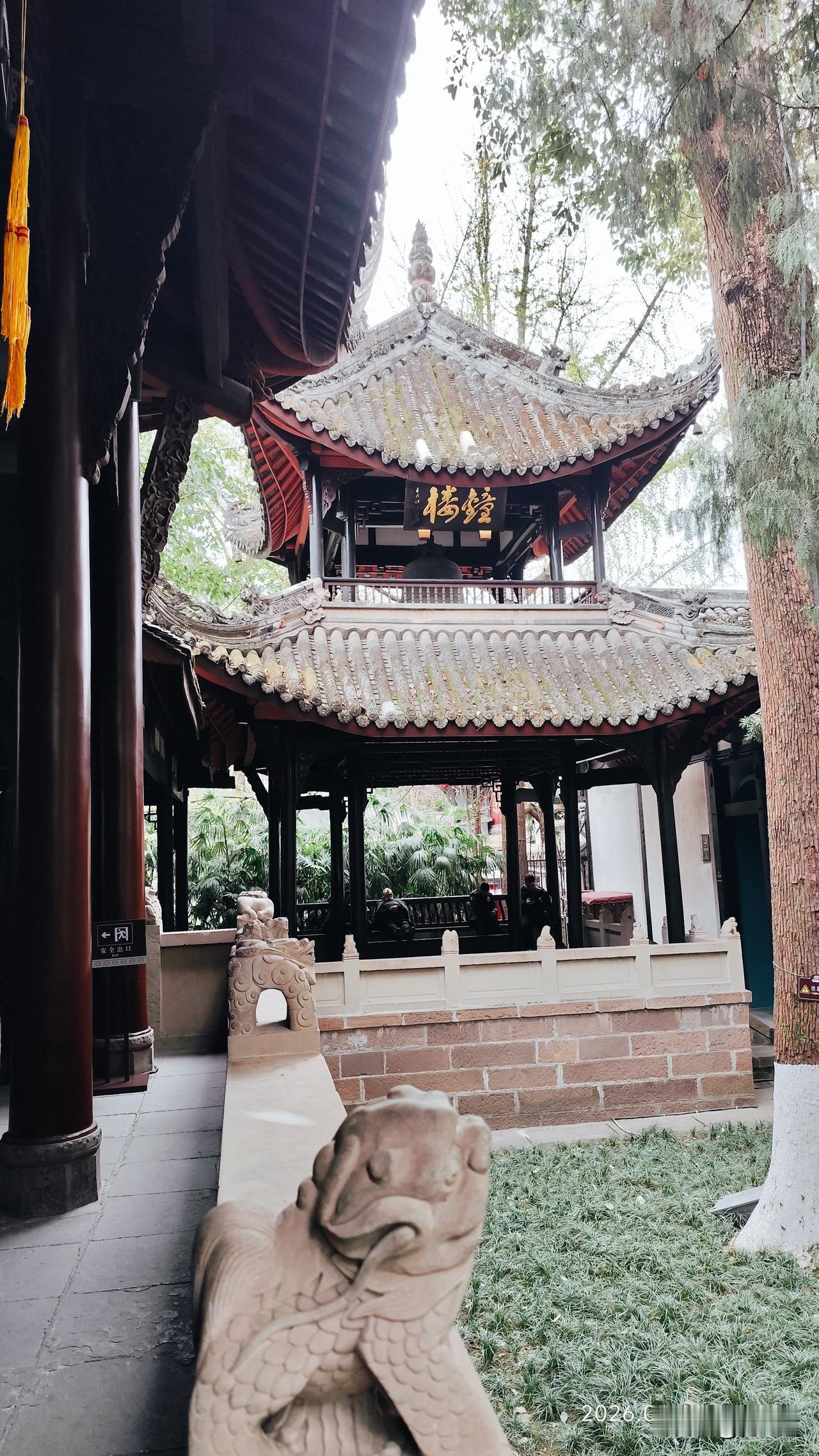 网友打卡成都武侯祠成都武侯祠内的钟楼建筑风光