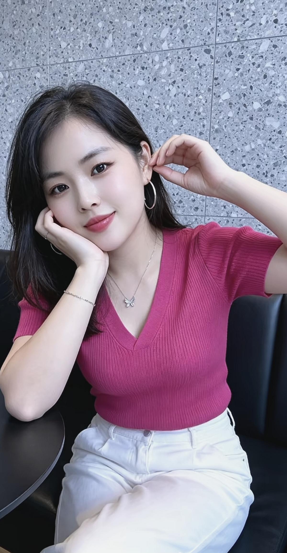 气质女人，自信满满。