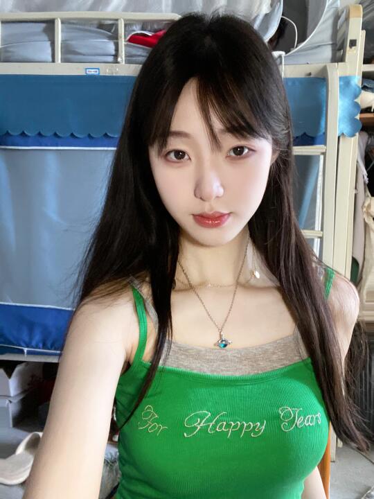 理工女宿舍剪刘海GET✅