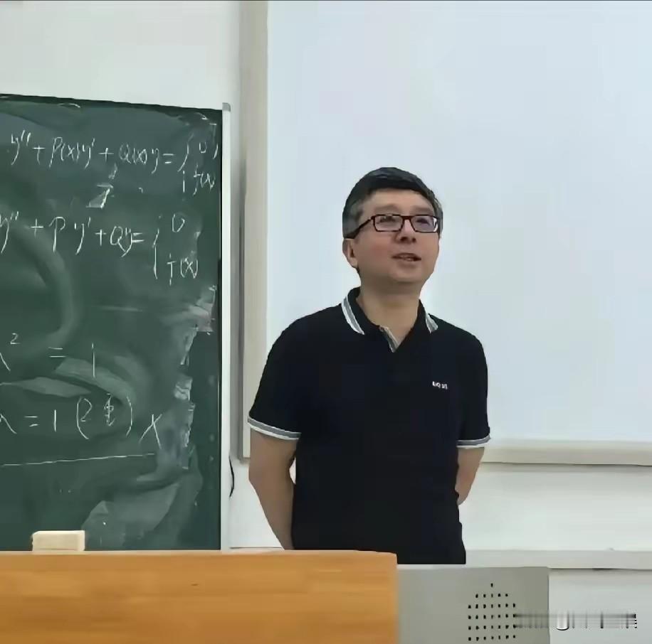 南京大学数学学院院长喻良于6月17日正式辞职。   辱贼！多大的官，辞就辞了，哪